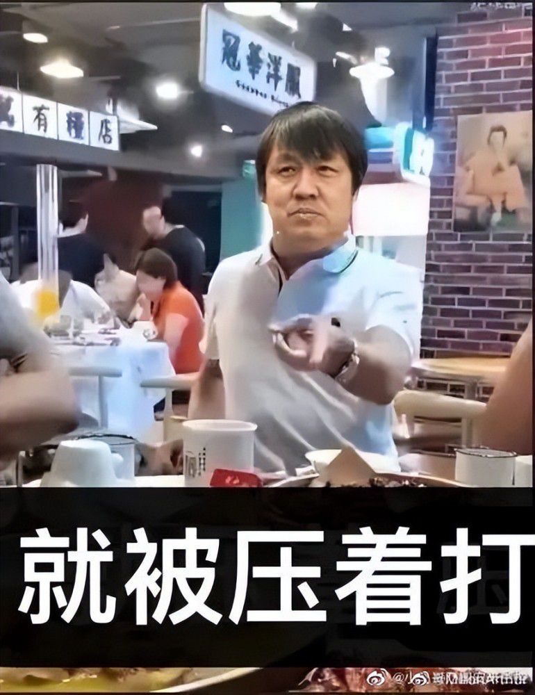 据巴萨内部人士透露，俱乐部已经与一位沙特经纪人进行了交流，探讨莱万六月份前往沙特的可能。